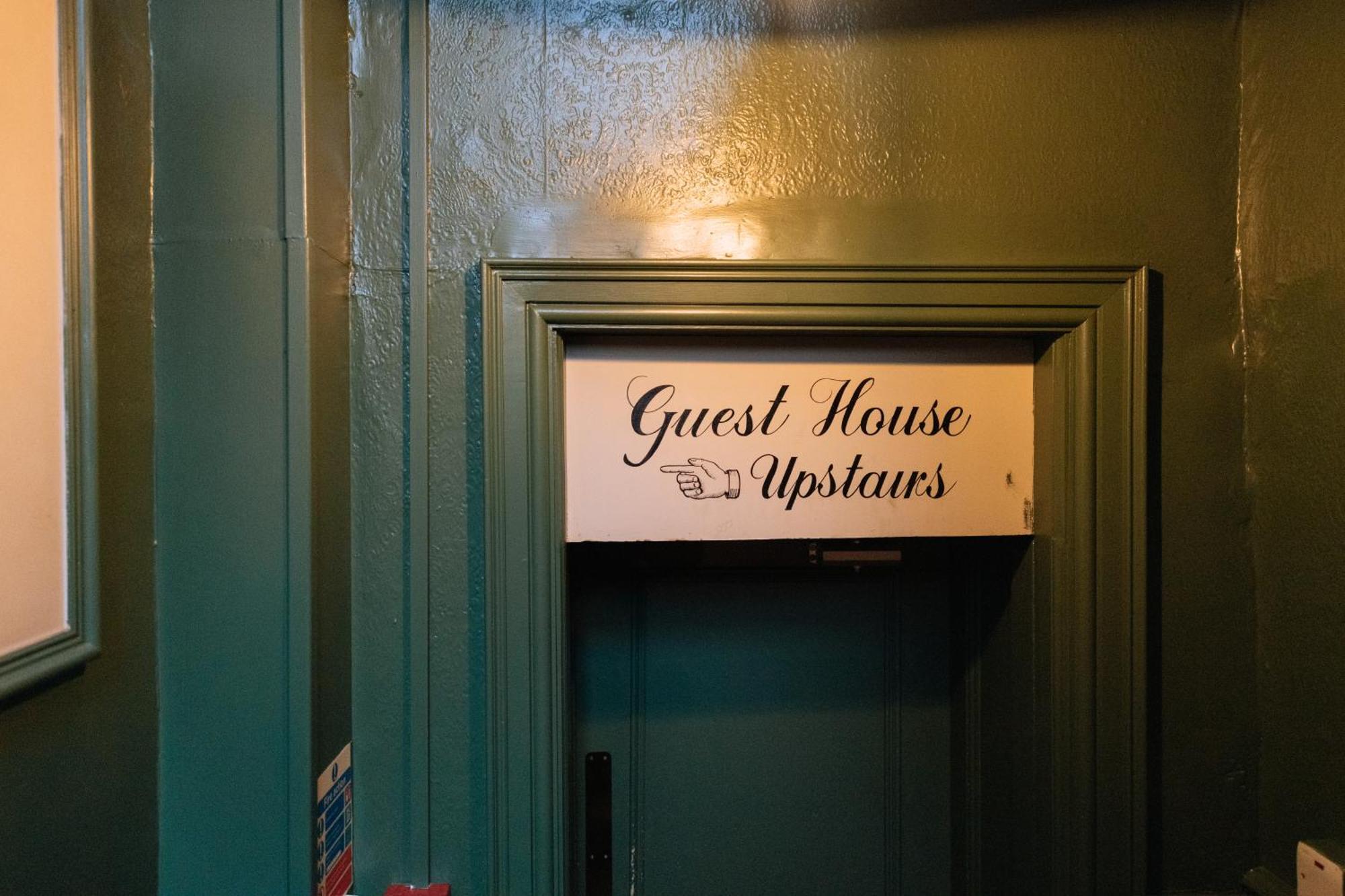 The Crown Pub & Guesthouse Londres Extérieur photo
